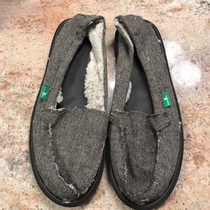 Sanuk Sidewalk surfers