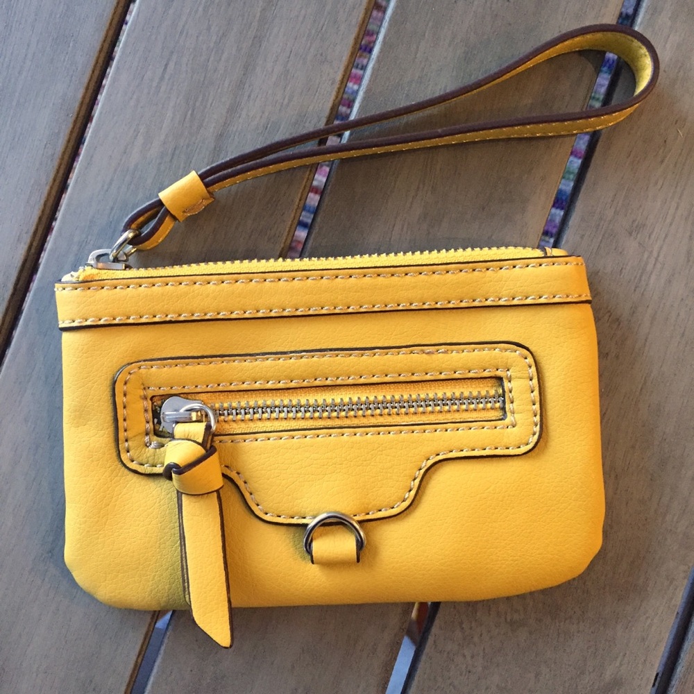 Nine West | Yellow Wristlet