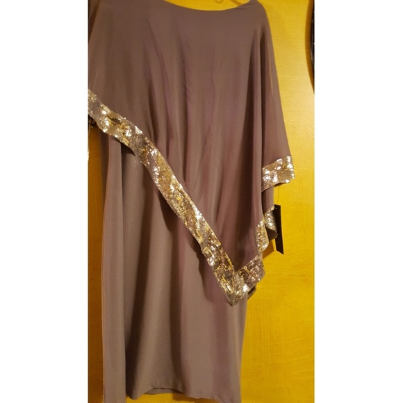 SCARLETT OVERLAY DRESS 🆕 - Picture 4 of 5