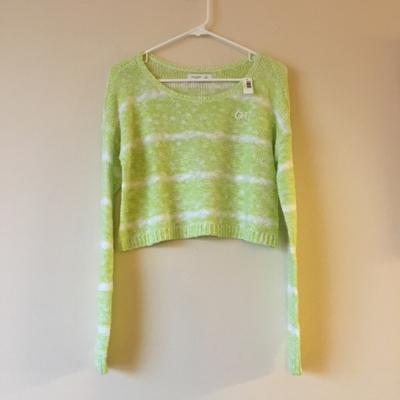 Gilly Hicks Sweaters - 💚NWT💚 Gilly Hicks Cropped Sweater