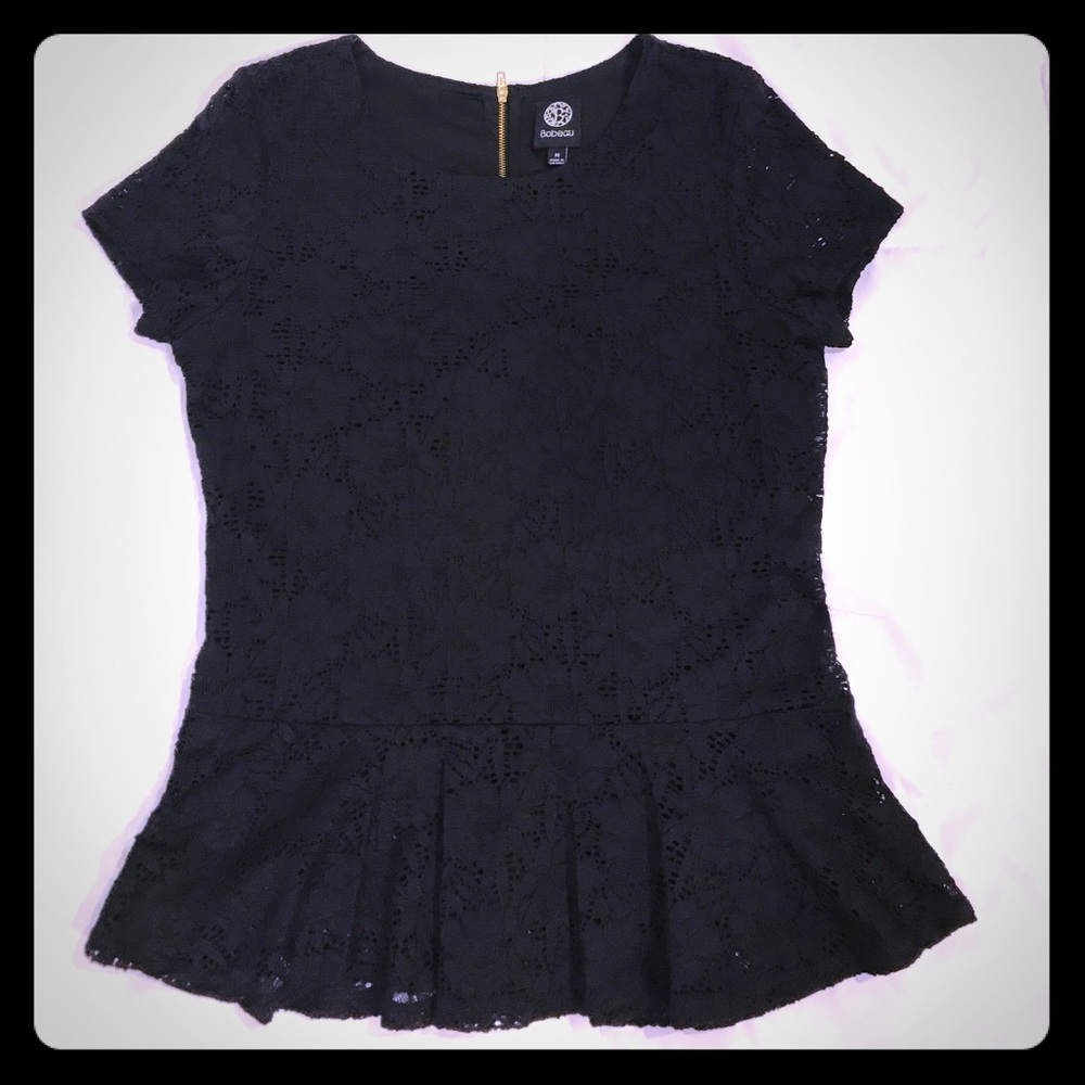 🤩PRICE ⬇️❣️Lace peplum top (lined)