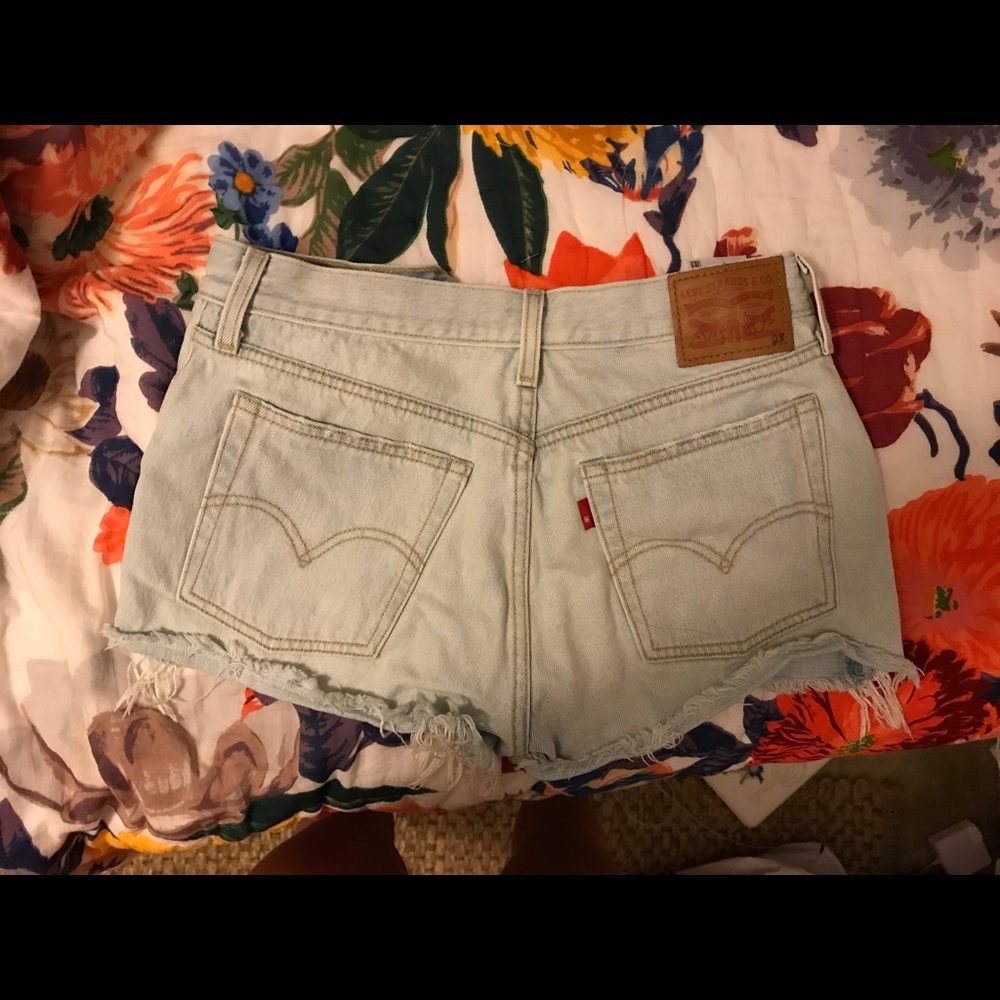 Levi shorts worn once