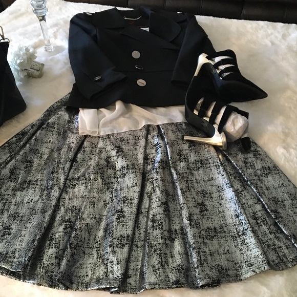 RED LOLLY-SILVER/BLACK PLEATED SKIRT-RUNS SMALL - Picture 2 of 8