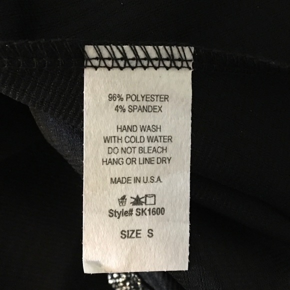 RED LOLLY-SILVER/BLACK PLEATED SKIRT-RUNS SMALL - Picture 5 of 8