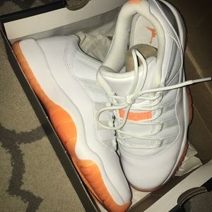 Air Jordan Retro 11s citrus lows size 6.5 Youth