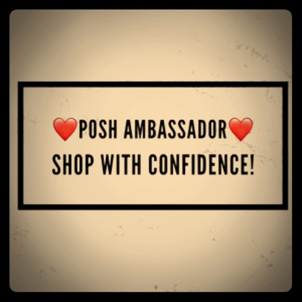 Posh Ambassador⭐️Top Rated Seller⭐️