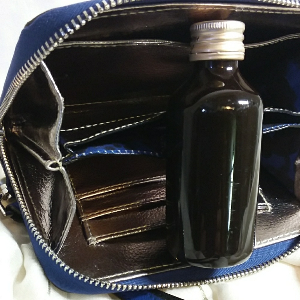 Stella & Dot Chelsea Tech Cobalt Blue Wallet - Picture 5 of 8