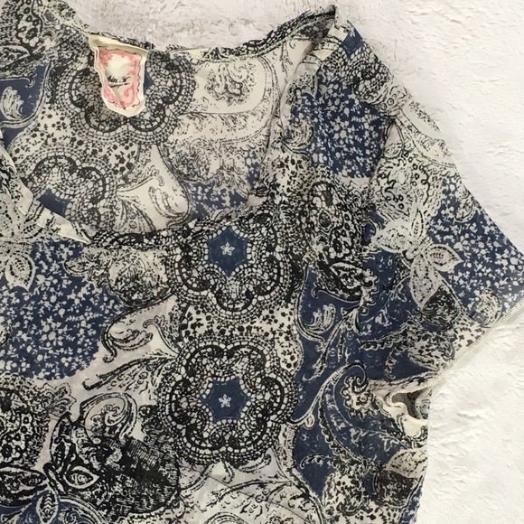 Robin K Tops - Robin K Heritage sheer paisley flower design top M