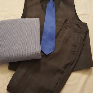 Boys Formal Wear w clip on tie