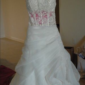 Essence of Austrailia wedding dress
