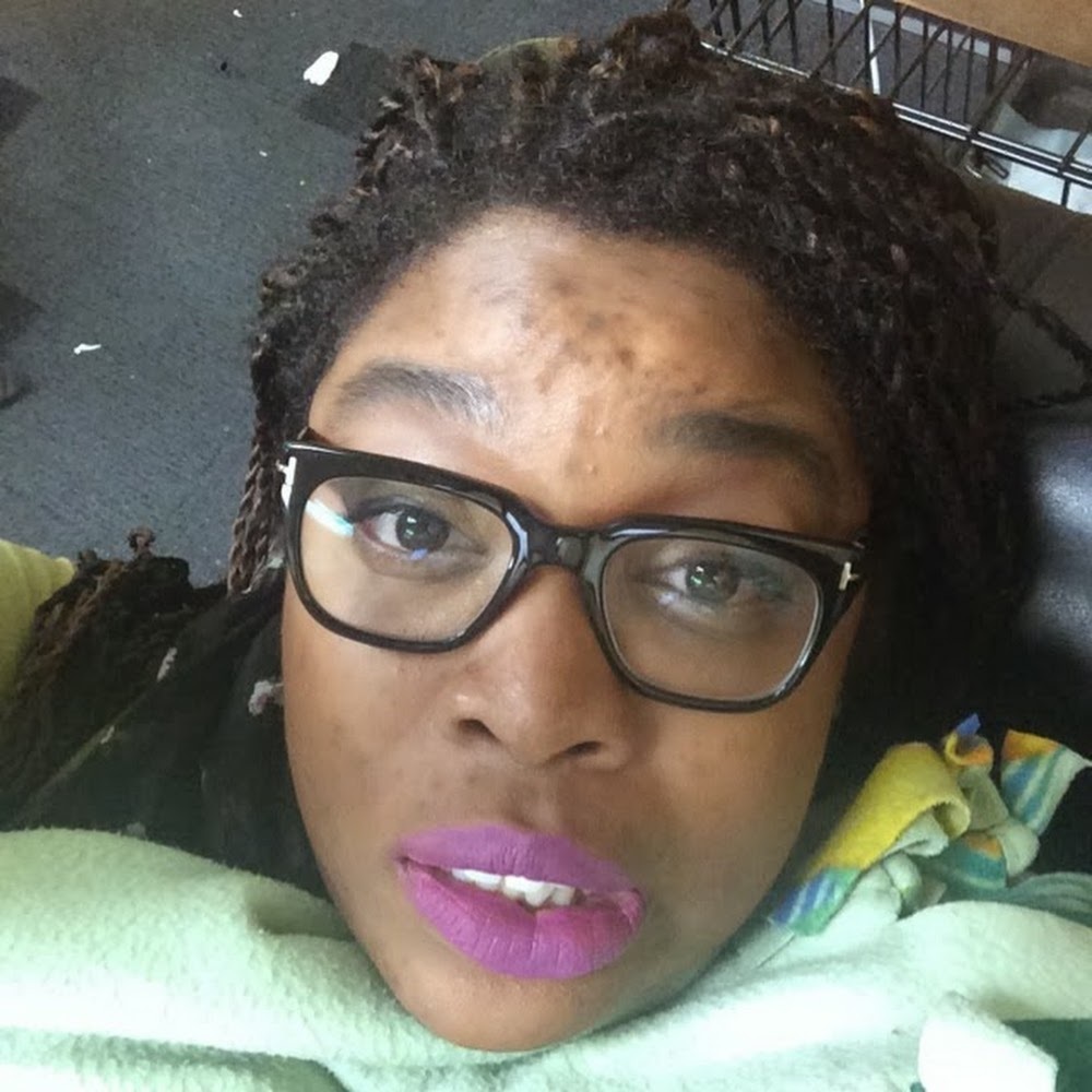 Meet your Posher, Brittney