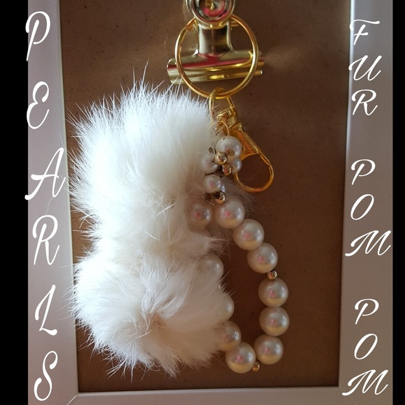 Pearls & Fur Pom Pom Purse/Key chain Charm Handcrafted~NEW~🎁🎄Christmas Present - Picture 2 of 5