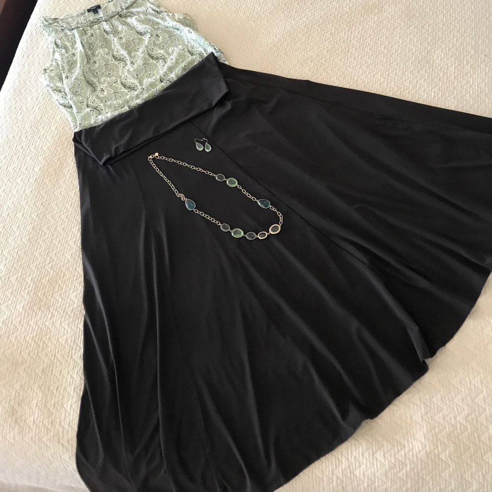 🚫SOLD🚫Cabi skirt brown size M