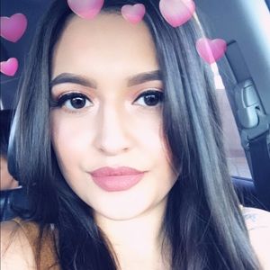 Meet your Posher, Selena