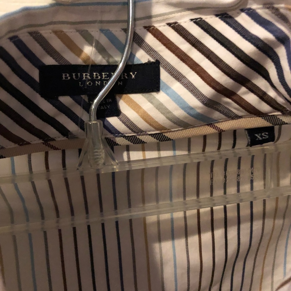 Burberry women’s button down shirt - Picture 2 of 2