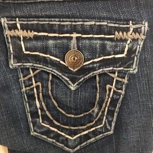 TRUE RELIGION DARK WASH JEANS SIZE 25