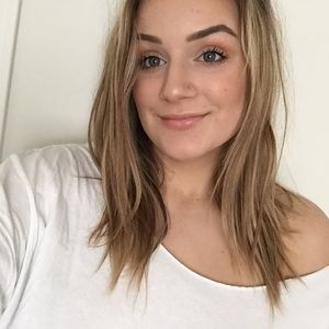 Meet your Posher, Abbey