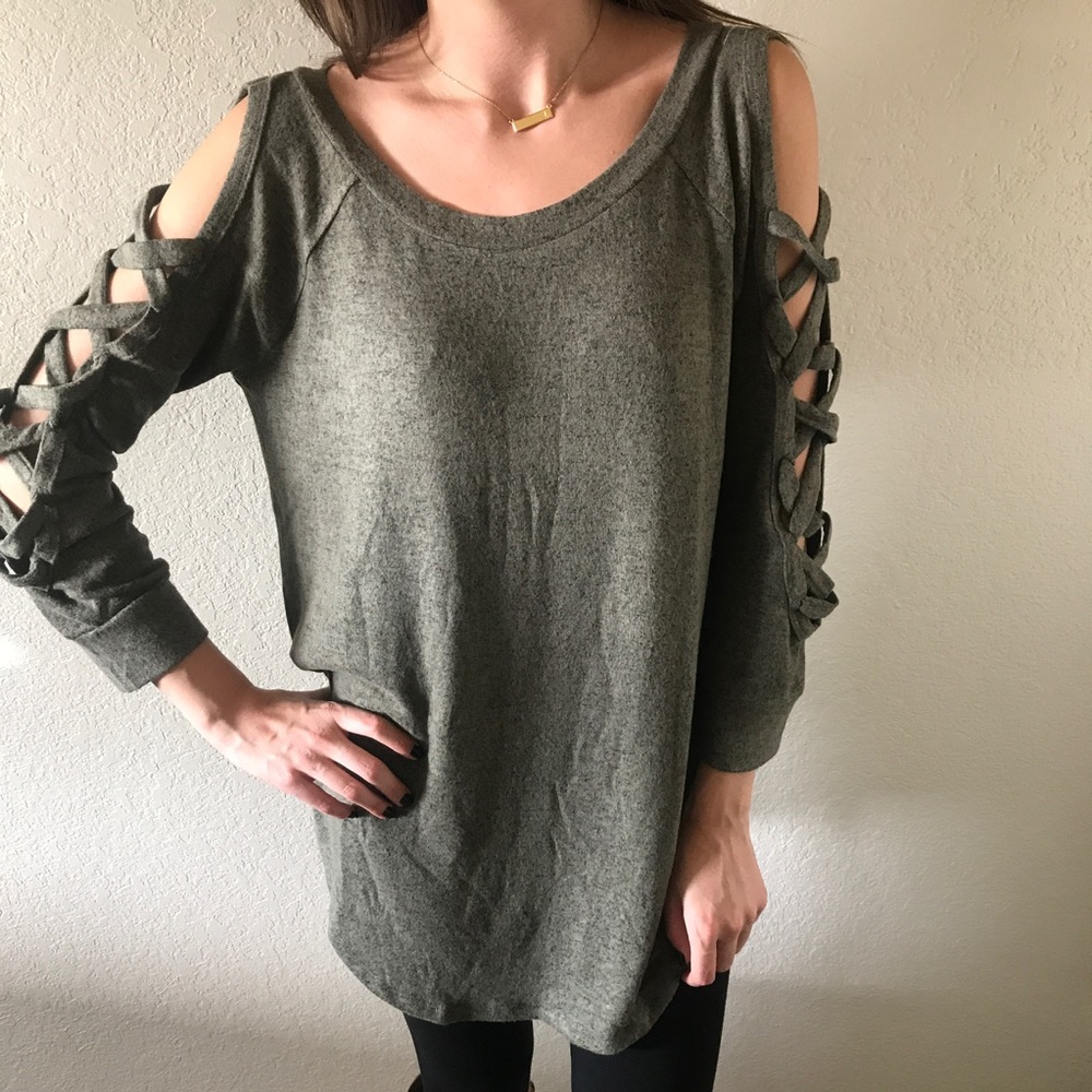 LAST S - Olive 3/4 Sleeve Criss Cross Top - Picture 2 of 7