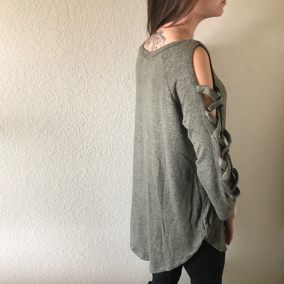 LAST S - Olive 3/4 Sleeve Criss Cross Top - Picture 3 of 7
