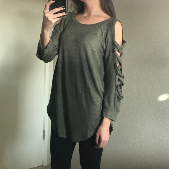 LAST S - Olive 3/4 Sleeve Criss Cross Top - Picture 4 of 7