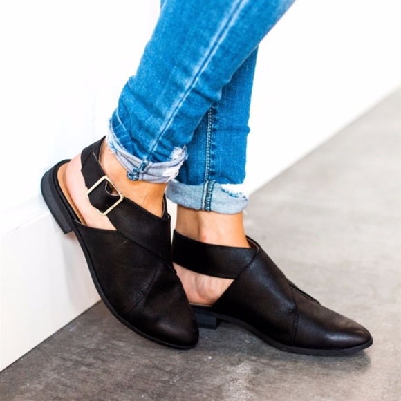 New SALE ! black go-to wrap flats - Picture 3 of 4