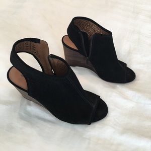 Size 9 Lucky Brand Black Peep-toe Wedges