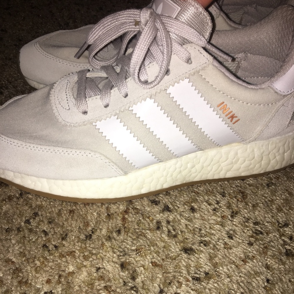 Women's adidas tennis shoes