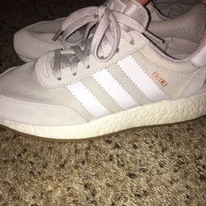 Women's adidas tennis shoes