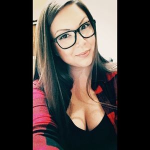 Meet your Posher, Casey