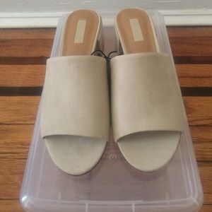 Forever 21 Heeled Sandal in Taupe (NWT)