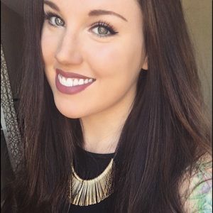 Meet your Posher, Jana