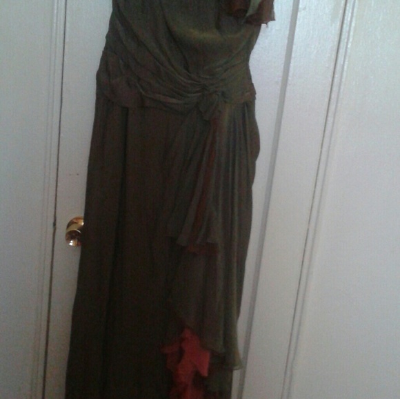 Dress - Picture 3 of 3