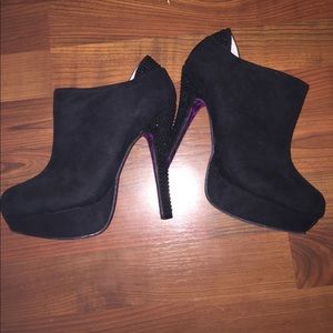 Betsey Johnson Booties💗