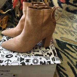 NWT Point toe lace up bootie