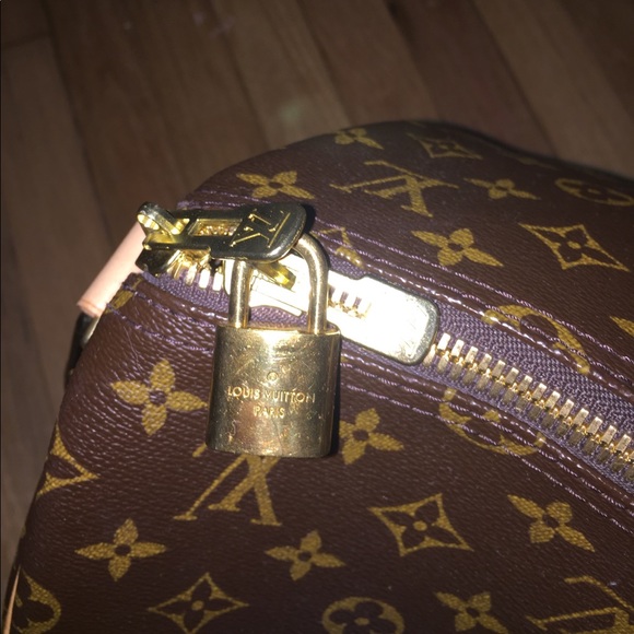 Louis Vuitton Duffle Bag Make Me an Offer! - Picture 3 of 6