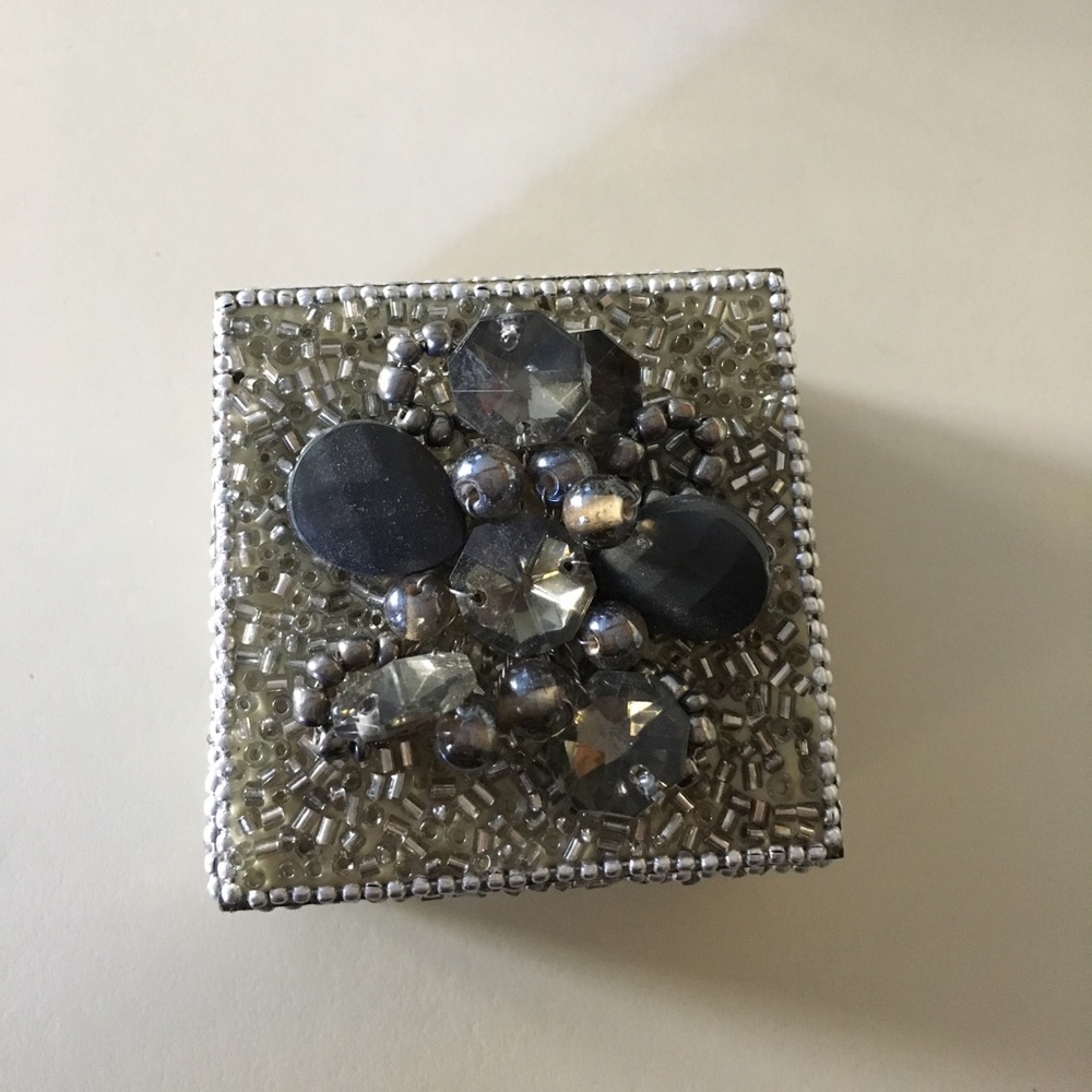 Jewelry box