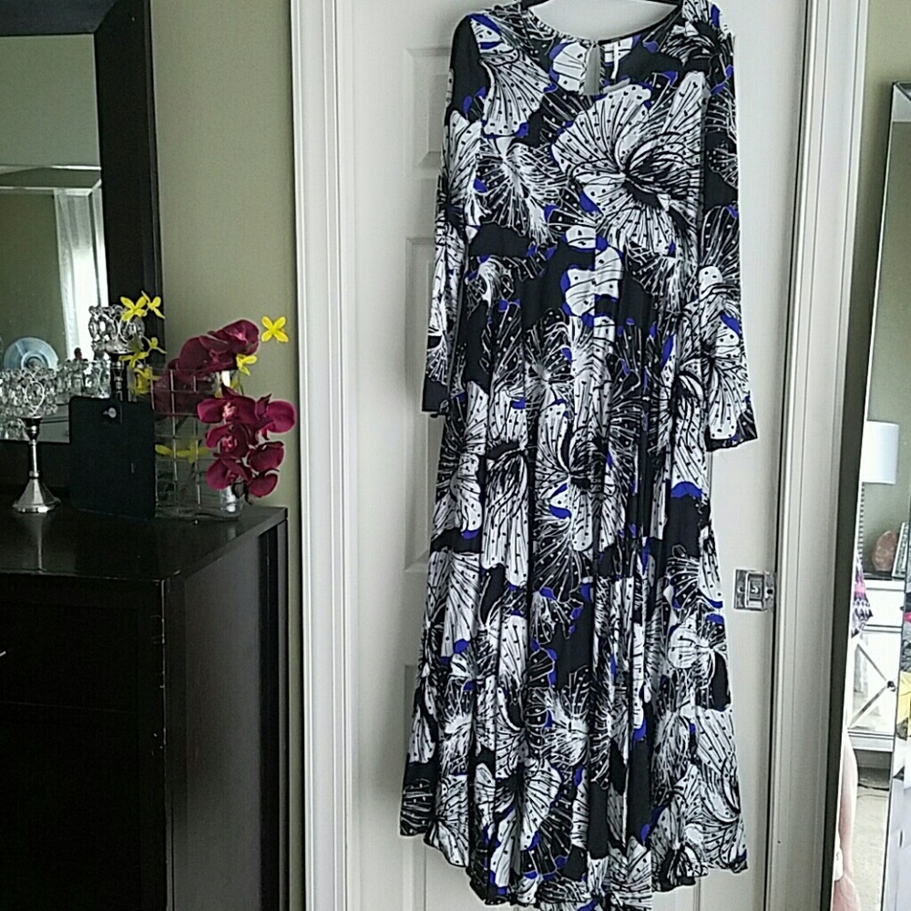 Free people long black/white/blue dress size Large