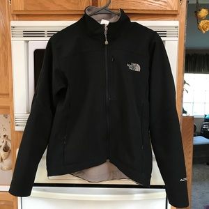 Size medium woman's Northface jacket.