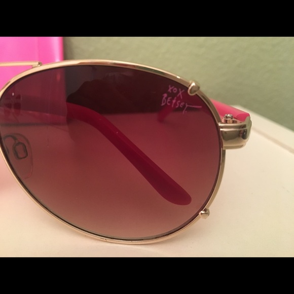 2 pair of BETSEY JOHNSON sunglasses - Picture 3 of 4