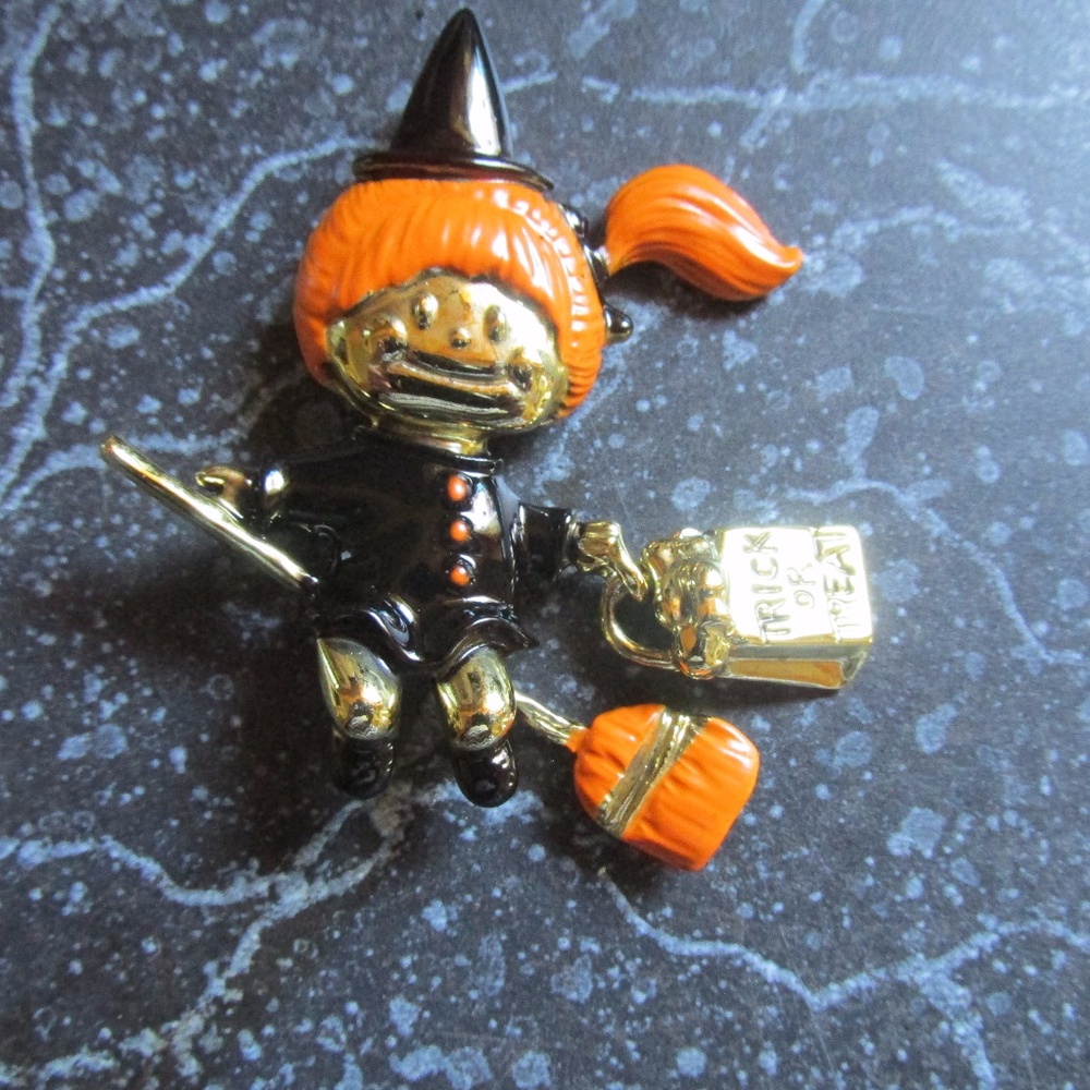 Halloween Red Haired Witch Pin Brooch