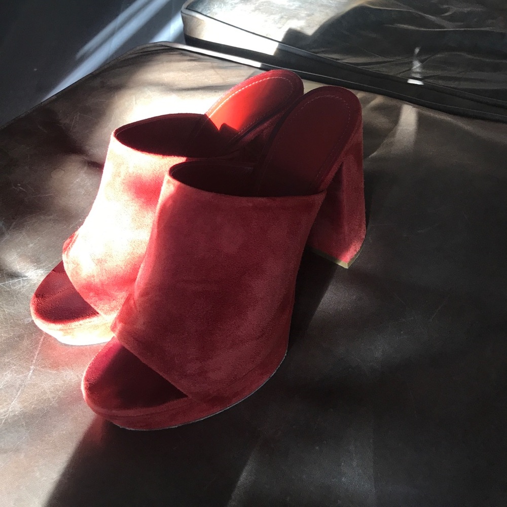 Mansur Gavriel Mule