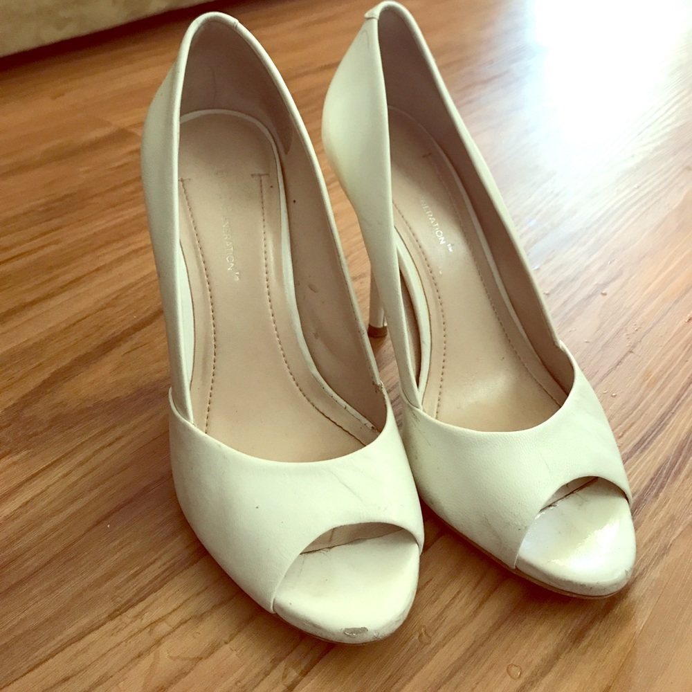 White BCBG Generation peeptoes