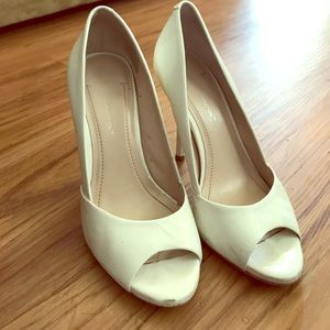 White BCBG Generation peeptoes