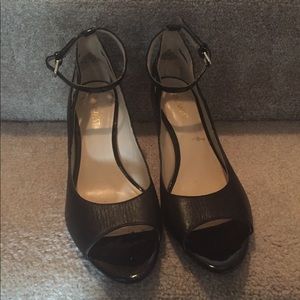 Nine West kitten Heel pump with ankle strap size 7