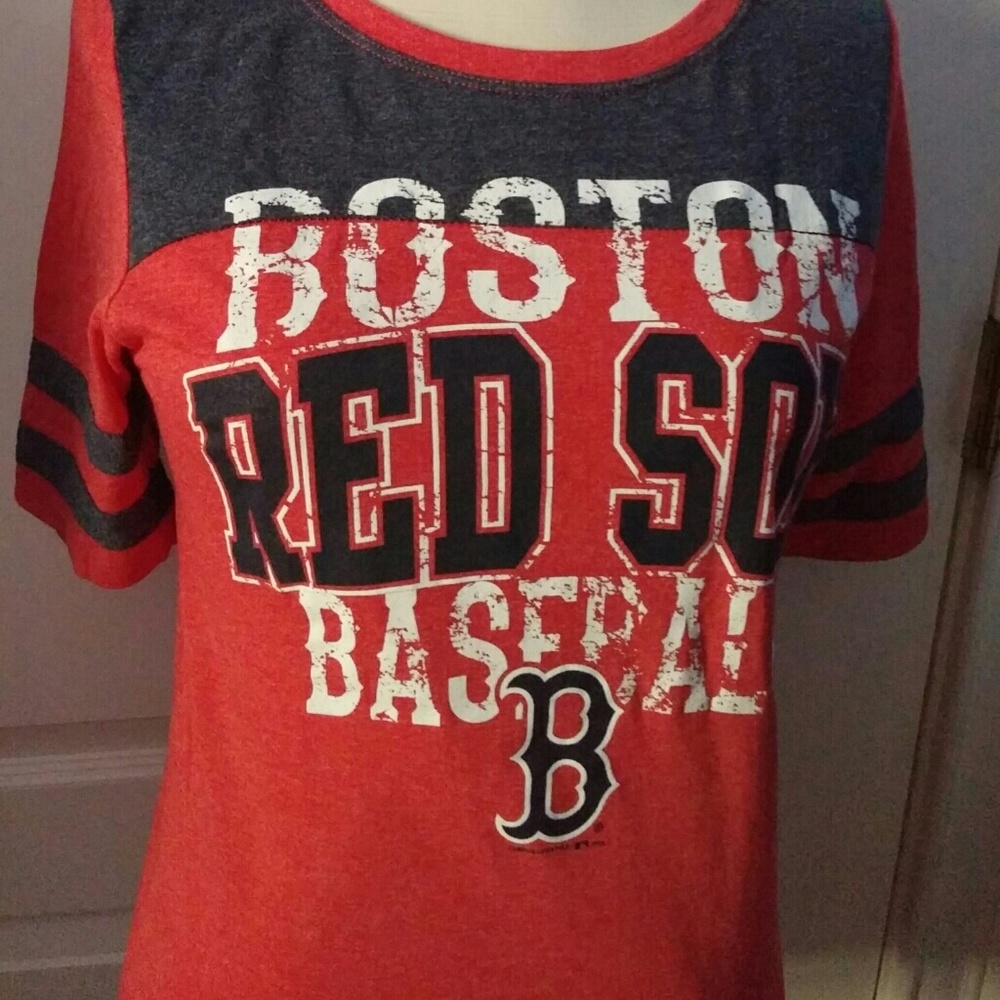 Boston Red Sox Size S Women's Red T Shirt