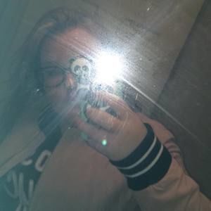 Meet your Posher, Kayla