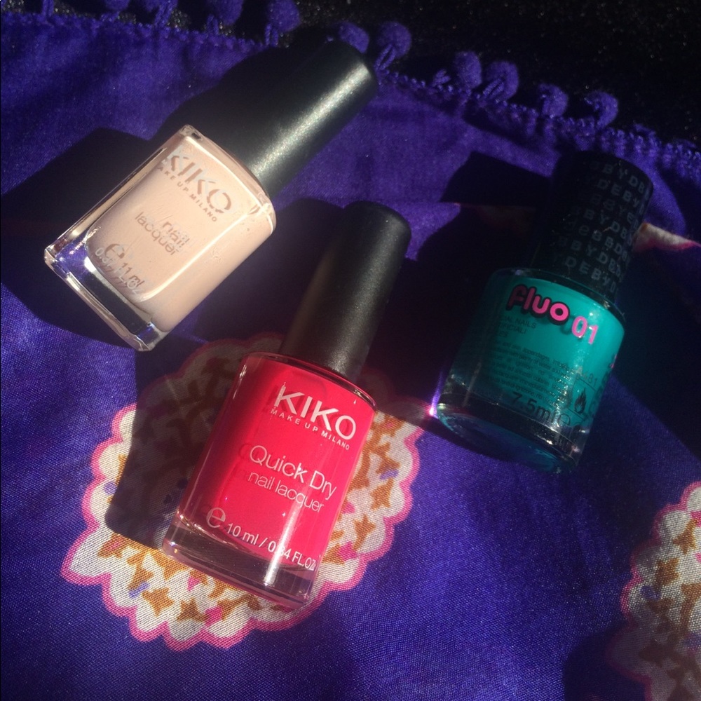 Bundle of 3 full nailpolish