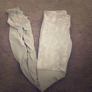 Alo goddess legging size small