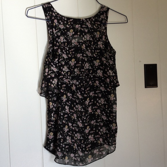 Top - Picture 2 of 3