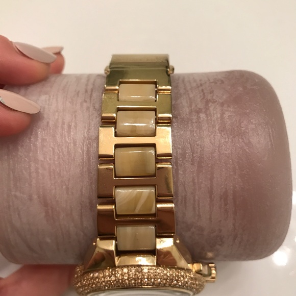 Michael Kors Goldtone Watch with Pave Crystals - Picture 4 of 8